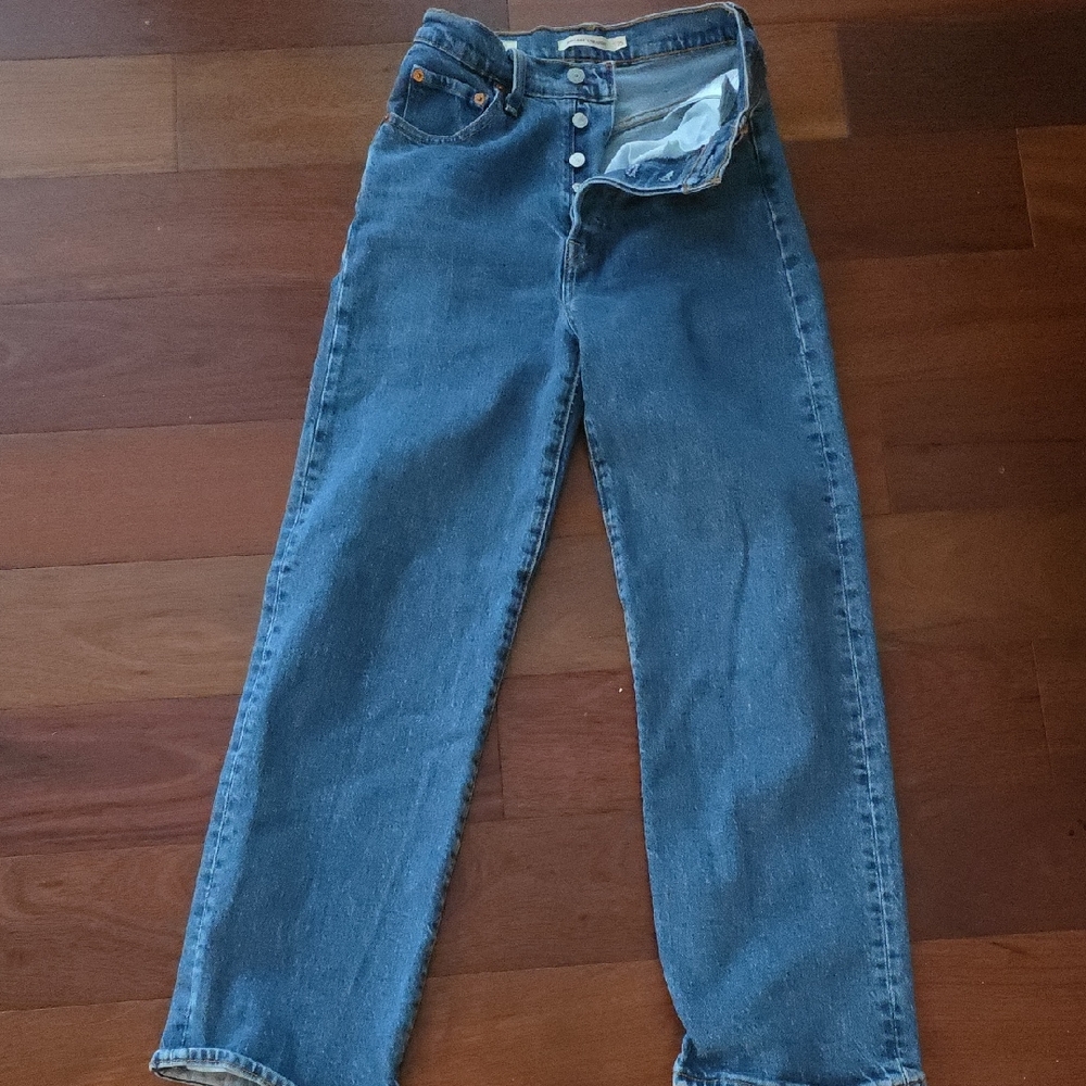 LEVIS Premium Ribcage Straight Medium Wash Jeans